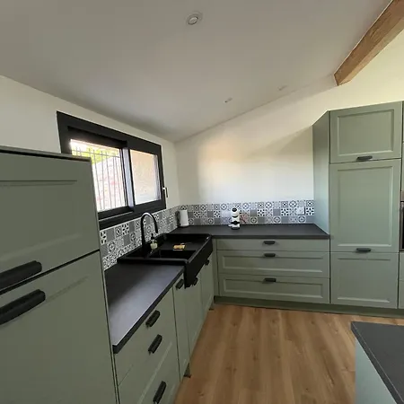 Chez Je Et Ce, Terrasse Equipe Pour 6 Personnes, 5 Minutes De Carcassonne Roullens